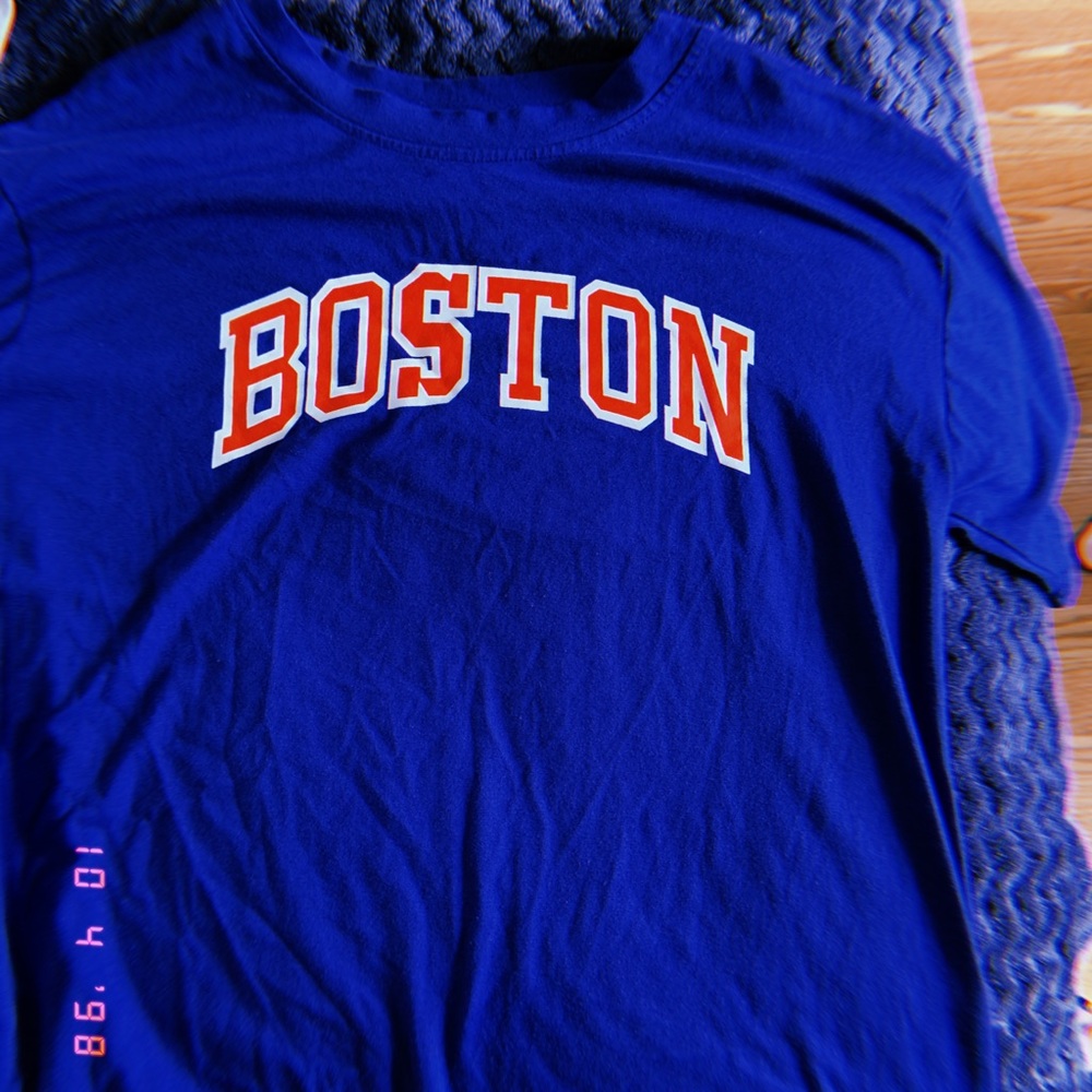 Blue T shirt.
